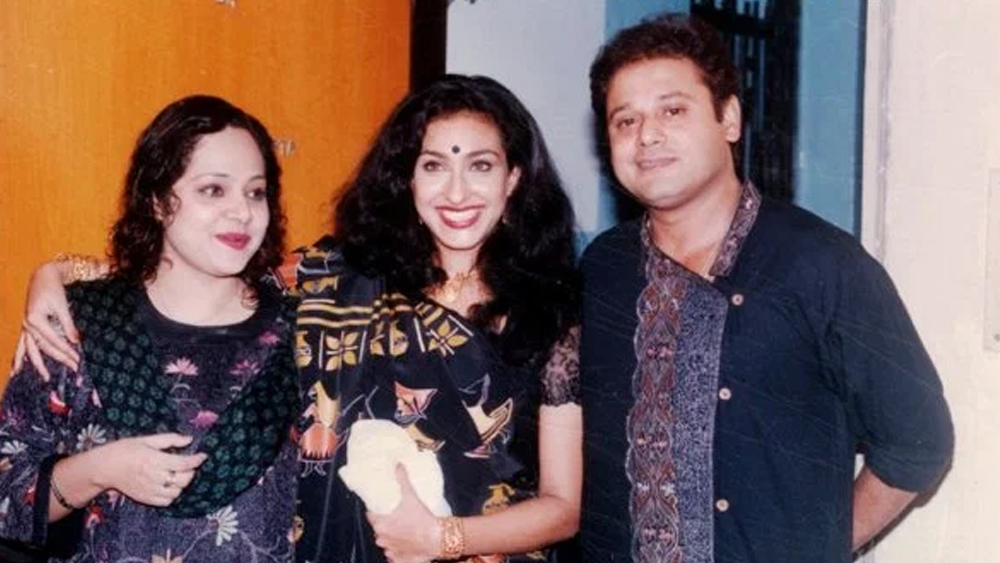 ১৯৫৮ সালে ২৯ সেপ্টেম্বর হুগলির চন্দননগরে জন্ম তাপস পালের। বাংলা সিনেমার জনপ্রিয় অভিনেতা ছিলেন তিনি।