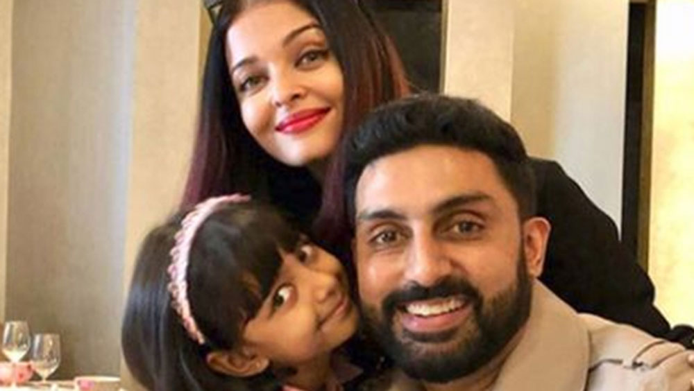 এ ছাড়া ঐশ্বর্যার আঙুলে একটা ৭০ লাখ টাকার আংটি আছে। আছে একটা মার্সিডিজ এস৫০০, বেন্টলে সিজিটি। এর বাইরে দুবাইয়ে স্যা‌চুয়ারি ফলস‌্-এ একটা ভিলা এবং মুম্বইয়ের বান্দ্রায় একটা অ্যাপার্টমেন্ট আছে।