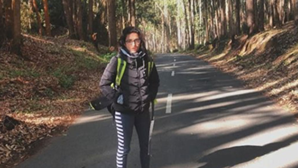 জ্যাসমিনের জীবনে বিয়েটা একটা অভিশাপের মতো ছিল। রোজই তাঁকে ধর্ষণ করতেন স্বামী। বিয়ের মাস খানেক পর তিনি বুঝতে পারেন, তাঁর স্বামী আসলে মানসিক ভাবে অসুস্থ। বিয়ের এক বছর পর বিবাহবিচ্ছেদ, বাপের বাড়ি চলে যান জ্যাসমিন।