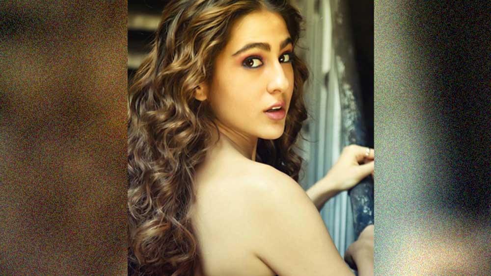 ২০১৮ সালে ‘কেদারনাথ’ ছবির হাত ধরে বলিউডে পা সারার। ওই বছরই রোহিত শেট্টির ‘সিম্বা’ ছবিতে কো-স্টার রণবীর সিংহের সঙ্গে অভিনয় করেছিলেন তিনি।