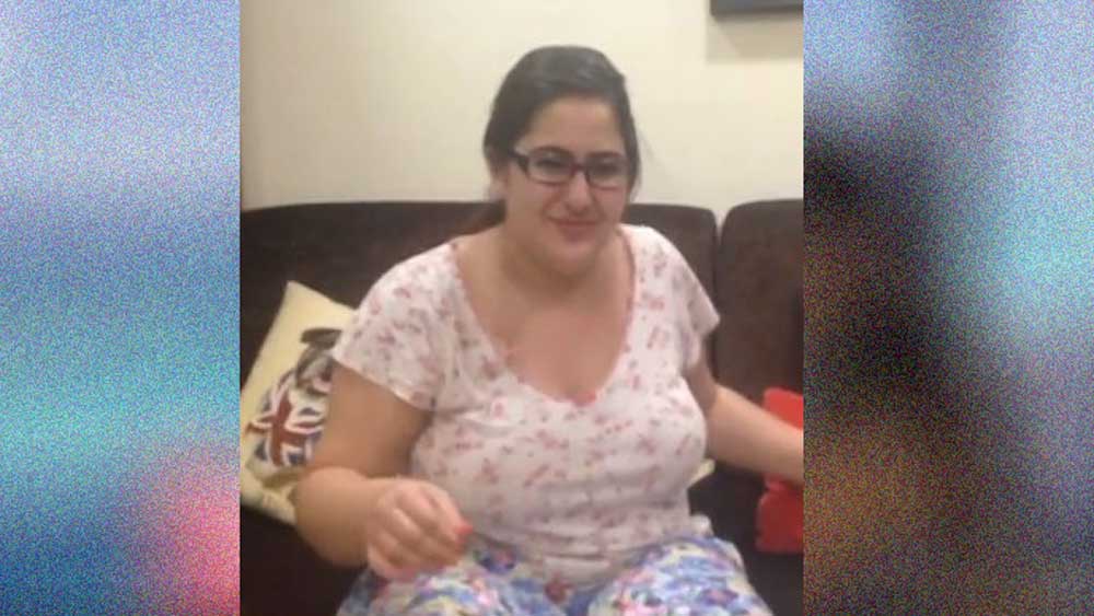 ইন্ডাস্ট্রিতে নামার আগে ৯৬ কেজি ওজন ছিল সারার। এই ছিপছিপে তন্বীর মুখ যে এক সময় এ রকম গোল ছিল, তা কখনও ভাবা যায়! শুধু কি মুখ, সারা শরীরের অবস্থাও তেমনই ছিল। এই মহিলাই যে আজকের সারা, তা সহজে কেউ বিশ্বাস করতে পারবেন!