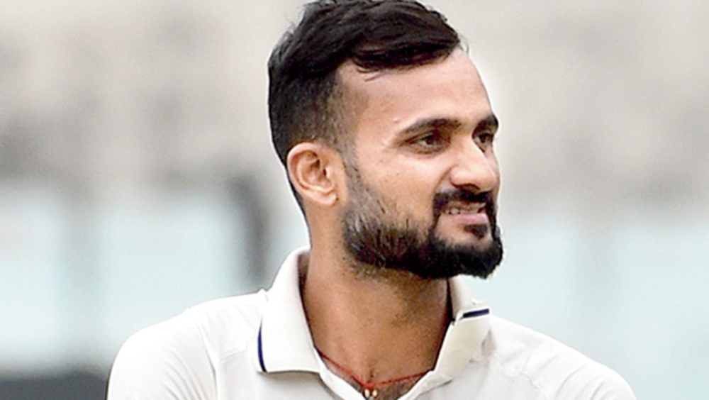 বিহারের সাসারাম নামক প্রত্যন্ত গ্রামের ছেলে আকাশদীপ। বিহারের গ্রাম থেকে উঠে আসা সেই ছেলে এক সময় দাপিয়ে খেলে বেরিয়েছেন কলকাতার ময়দানে। সম্প্রতি তিনি ডাক পেলেন ভারতীয় দলে। আকাশদীপের গল্প প্রেরণা জোগাবে আরও অনেককে।