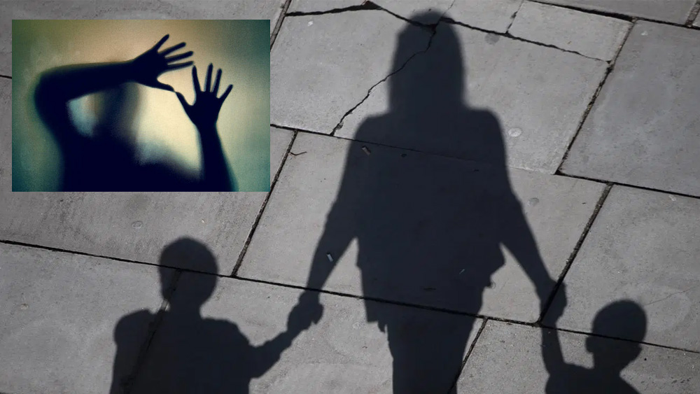 চাহিদা মতো পণ না দিতে পারার কারণেই তিনি নিগৃহীতা হয়েছেন, অভিযোগ সূরজের। তাঁর আরও অভিযোগ, দাম্পত্যের ১৪ বছর ধরেই চলেছে মানসিক নির্যাতন। কিন্তু দুই সন্তান এবং সংসারের স্বার্থে মুখ বন্ধ করে ছিলেন সূরজ। পাশাপাশি তাঁর আশা ছিল, হয়তো একদিন শান্তাকুমারের স্বভাব পাল্টাবে।