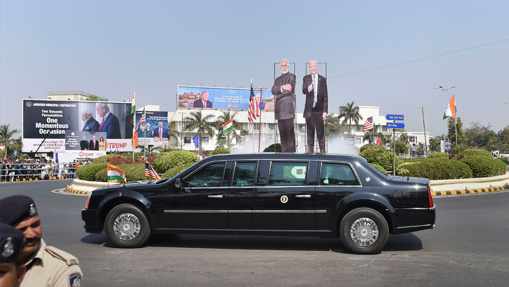 সস্ত্রীক ট্রাম্পের ভারত সফরের আগেই সিক্রেট সার্ভিসের প্রতিনিধিরা আমদাবাদ, আগরা ও দিল্লির বিভিন্ন জায়গা পরিদর্শন করেছেন। খতিয়ে দেখেছেন নিরাপত্তার বিভিন্ন দিক।