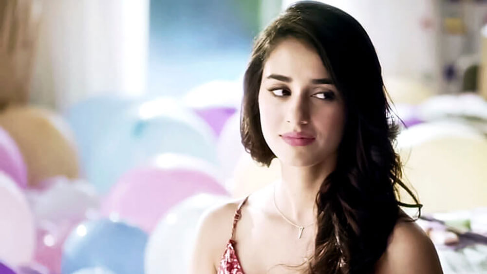 ‘এম এস ধোনি: দ্য আনটোল্ড স্টোরি’ দিশা পাটনিকে রাতারাতি মিডিয়ার নজরে এনে দিয়েছিল। কিন্তু জানেন কি, দিশারও যাত্রা শুরু হয়েছিল তেলুগু ফিল্মে?