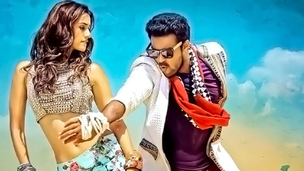 ২০১৫ সালে বরুণ তেজের বিপরীতে ‘লোফার’ নামে এক তেলুগু ছবিতে প্রথম অভিনয় করেন দিশা। আর তার পরের বছরই বলিউড ব্রেক পান তিনি।