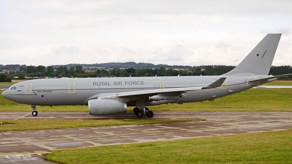 এয়ারবাস এ৩৩০: একেবারেই বাণিজ্যিক বিমান। শুধু ভিআইপি জোনেই যা বিশেষ নজর দেওয়া হয়েছে। ব্রিটেনের প্রধানমন্ত্রী বিদেশ সফর এই বিমানেই করে থাকেন। এই বিমানের সর্বোচ্চ গতিবেগ ঘণ্টায় ৬৬৭ কিলোমিটার। একসঙ্গে ১৫৮ জন যাত্রী বহন করার ক্ষমতা আছে এই বিমানের।