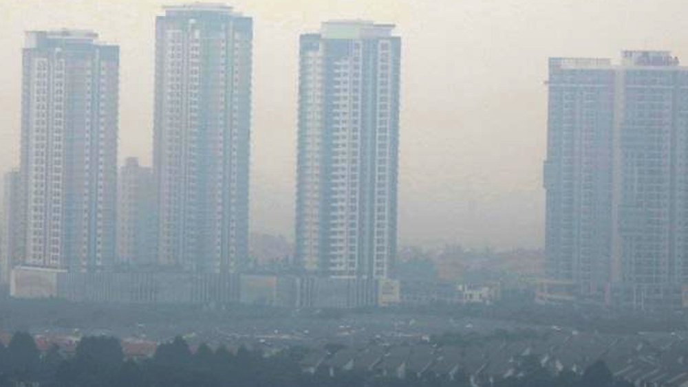 আইকিউ এয়ার ভিসুয়াল সমীক্ষা চালিয়েছিল মোট ৩৫৫টি শহরে। দেখা যাচ্ছে পৃথিবীর মাত্র ৫টি শহর আইকিউ হু নির্ধারিত দূষণমাত্রার নীচে।