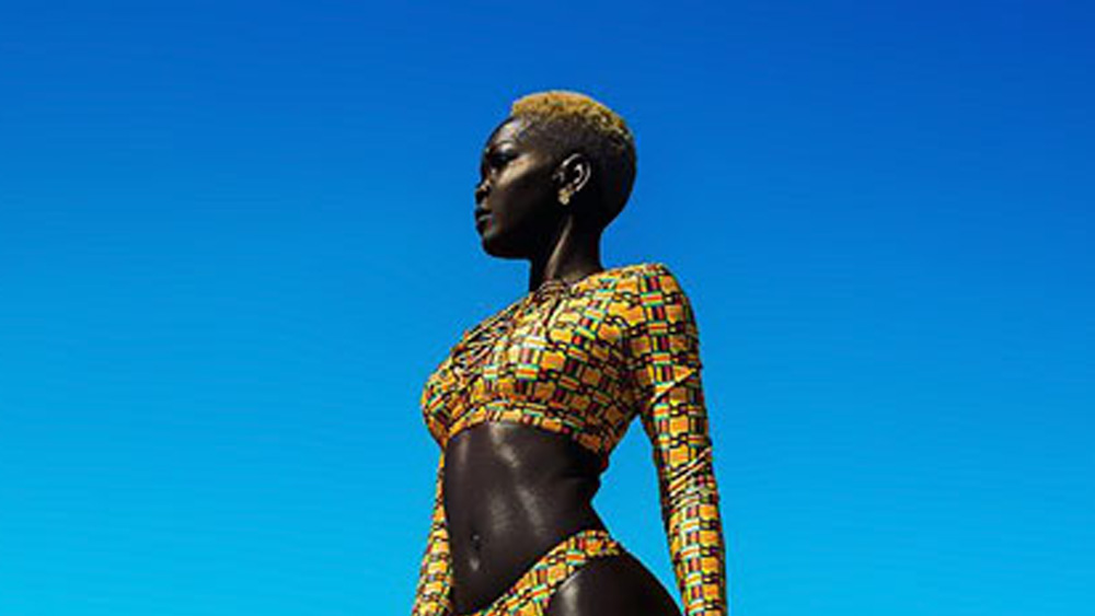 ৭।সাফল্যের মাঝেও ফিরে আসে অতীতের অপমানের দগদগে ক্ষত। যখন আংশিক সময়ের শিক্ষকতা আর টুকটাক মডেলিং করে জীবিকা নির্বাহ করতে হত। আরও মনে পড়ে, একদিন অ্যাপক্যাব চালক তাঁকে পরামর্শ দিয়েছিলেন ব্লিচ করানোর! চালককে যাত্রী পাল্টা বলেছিলেন, তিনি যেমন, তাতেই তিনি খুশি।