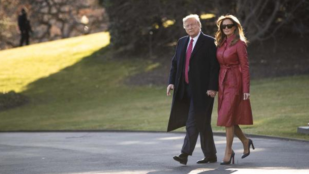 ট্রাম্প-মার্লা বিবাহবিচ্ছেদ চূড়ান্ত হয় ১৯৯৯ সালে। তারও পাঁচ বছর পরে এনগেজড হন ট্রাম্প-মেলানিয়া। বয়সে ২৪ বছরের বড় ডোনাল্ড ট্রাম্পকে ২০০৫-এ বিয়ে করেন মেলানিয়া। তাঁর প্রথম বিয়ে হলেও এটা ছিল ডোনাল্ড ট্রাম্পের তৃতীয় দাম্পত্য। মার্লার আগে তাঁর প্রথম স্ত্রী ছিলেন ইভানা জেলনিকোভা।