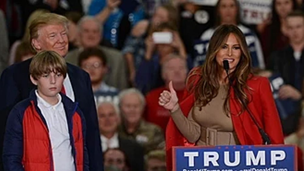 ট্রাম্প-মেলানিয়ার রাজসিক বিয়েতে আমন্ত্রিত ছিলেন আমেরিকার তাবড় সেলেব্রিটিরা। ২০০৬ সালে জন্ম হয় ট্রাম্প-মেলানিয়ার একমাত্র সন্তান ব্যারন উইলিয়ামের।