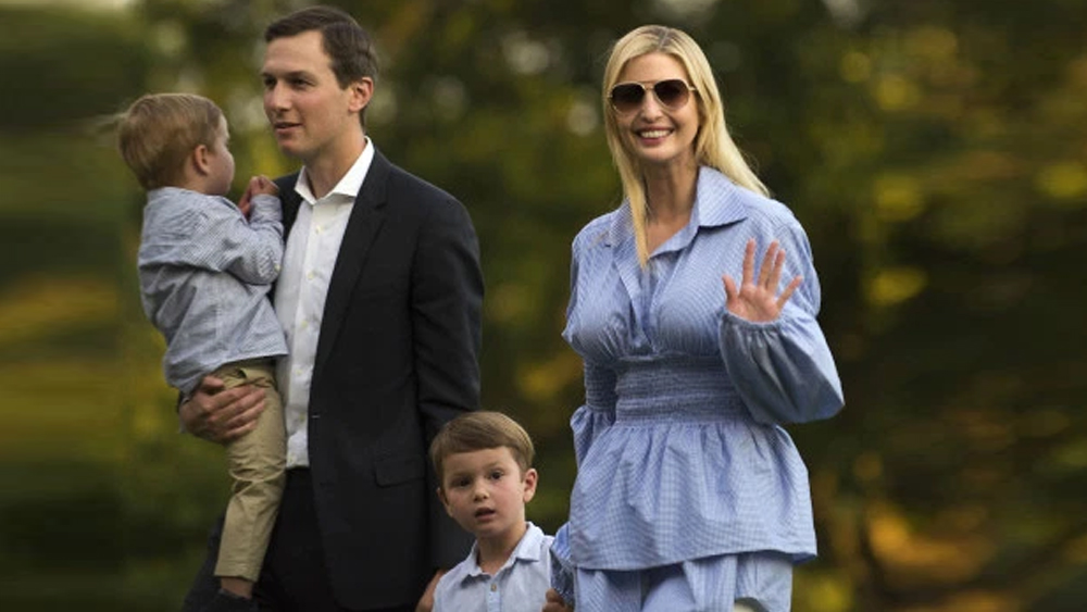 বিয়ের কয়েক মাস আগে ইহুদি ধর্ম গ্রহণ করেন ইভাঙ্কা। তাঁর হিব্রু নাম ‘ইয়েল’। ইহুদি সম্প্রদায়ের রীতি ও অনুষ্ঠান পালনের পাশাপাশি ধর্মীয় স্থানেও নিয়মিত দেখা যায় ইভাঙ্কা ও তাঁর স্বামীকে।