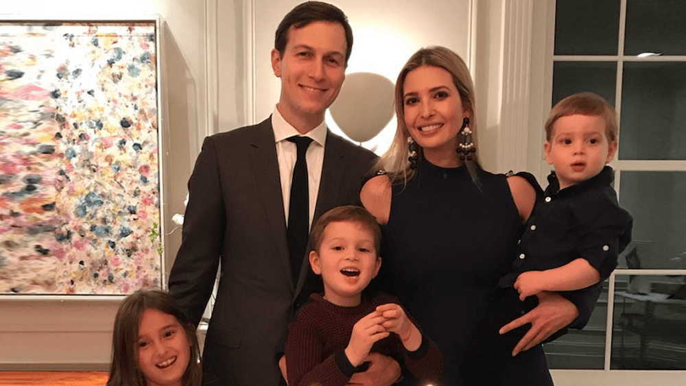 জ্যারেড-ইভাঙ্কার মেয়ের জন্ম হয় ২০১১ সালে। এরপর ২০১৩ এবং ২০১৬, দু’বছরে দু’টি পুত্রসন্তানের মা হন ইভাঙ্কা। এক টেলিভিশন সাক্ষাৎকারে ট্রাম্প-কন্যা জানিয়েছেন, প্রত্যেক বার মা হওয়ার পরে তিনি সদ্য-মাতৃত্ব-পরবর্তী অবসাদ বা ‘পোস্ট পার্টাম’ বা ‘পোস্ট নেটাল ডিপ্রেশন’-এর শিকার হয়েছিলেন। কিন্তু পরে সেই অবসাদ কাটিয়েও উঠেছেন।
(ছবি: আর্কাইভ ও ফেসবুক)