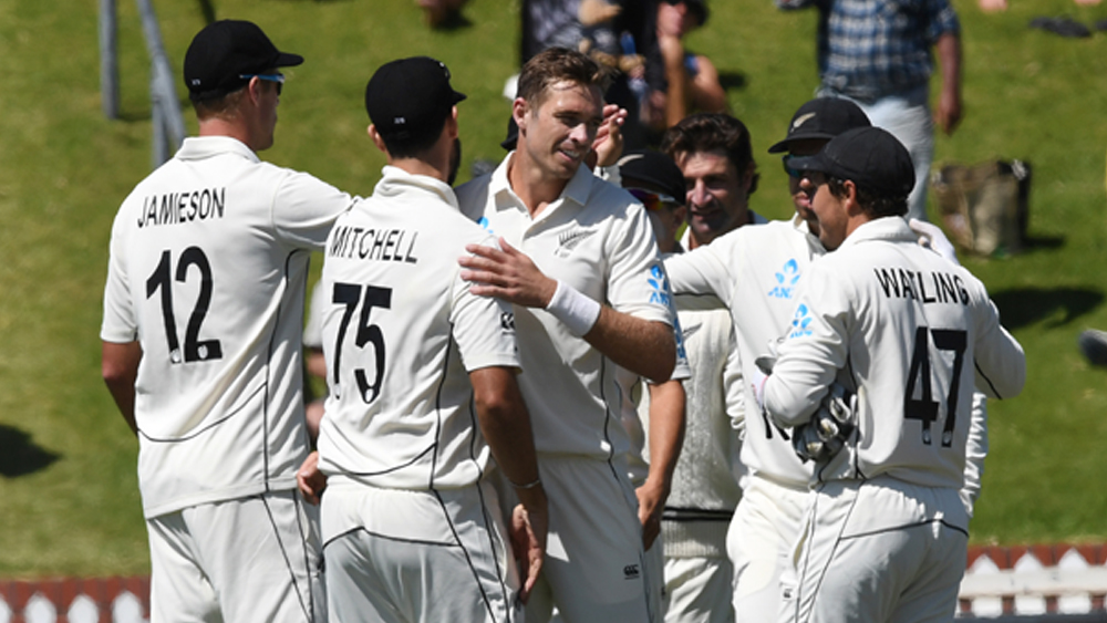 বিরাট কোহালি ওয়েলিংটন টেস্টের পর বলেছিলেন যে, পরাজয়ের নেপথ্যে বড় কারণ হল টস। টস হেরে প্রথম দিন সকালে ব্যাট করতে গিয়েই চাপে পড়ে গিয়েছিল ভারতীয় ইনিংস। সেই চাপ আর কাটিয়ে ওঠা যায়নি। কিউয়ি পেসাররা সবুজ পিচে সকালের মেঘলা পরিবেশকে কাজে লাগিয়ে বিধ্বংসী হয়ে উঠেছিলেন।