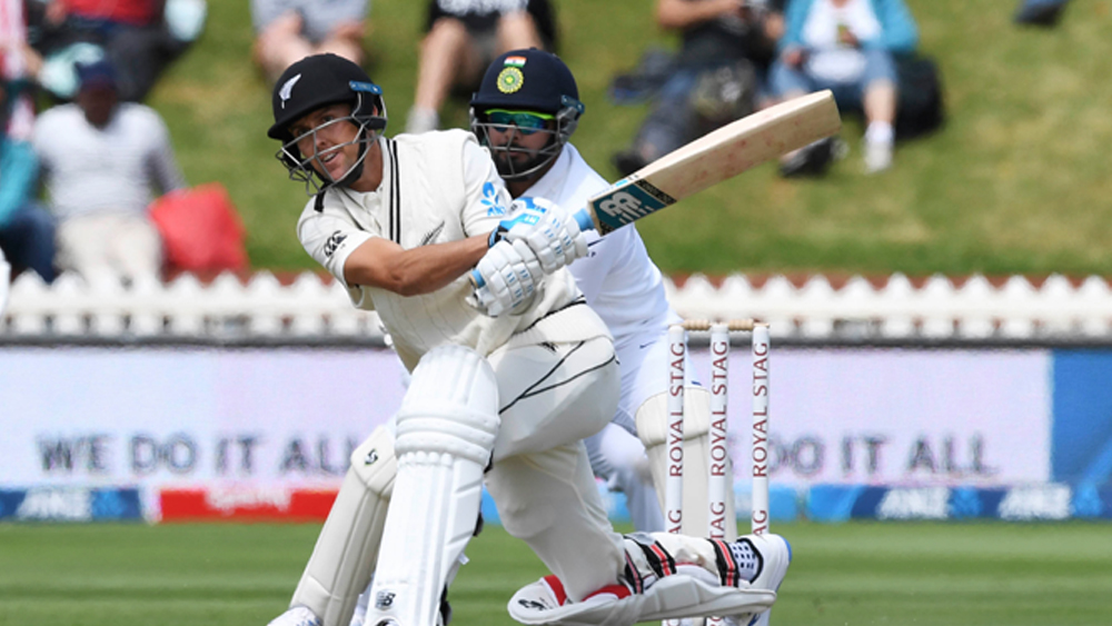 নিউজিল্যান্ডের যখন সাত উইকেট পড়ে গিয়েছিল ওয়েলিংটন টেস্টে, তখন লিড ছিল মাত্র ৬০ রান। সেখান থেকে কলিন ডি গ্র্যান্ডহোম, কাইল জেমিসন, ট্রেন্ট বোল্টরা লিড নিয়ে যান ১৮৩ রানে। বিশেষজ্ঞদের মতে, এখানেই ম্যাচ বেরিয়ে গিয়েছিল ভারতের হাত থেকে।