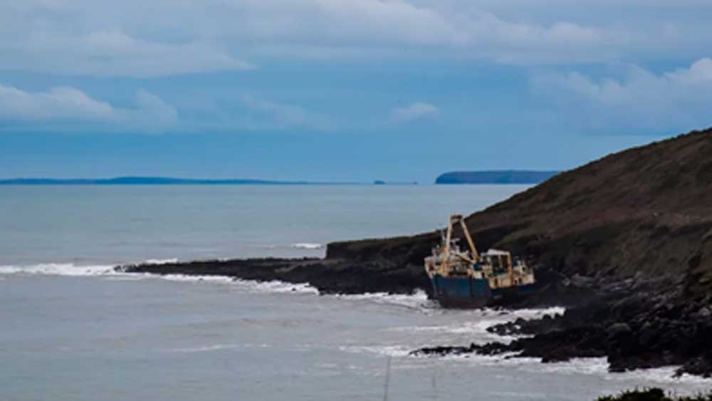 ঠিক ছিল অন্য একটা জাহাজ দিয়ে অল্টাকে টেনে তীরে ফিরিয়ে নিয়ে যাওয়া হবে, কিন্তু ঢেউ এবং বায়ুপ্রবাহ ক্রমে তাকে অতলান্তিকের গভীরে ভাসিয়ে নিয়ে যায়।