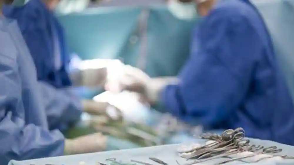 অস্ত্রোপচার মানেই রক্তাক্ত ব্যাপার। যত ছোটখাটো অস্ত্রোপচার হোক না কেন, রোগীর রক্তপাত হওয়াটা খুবই স্বাভাবিক।