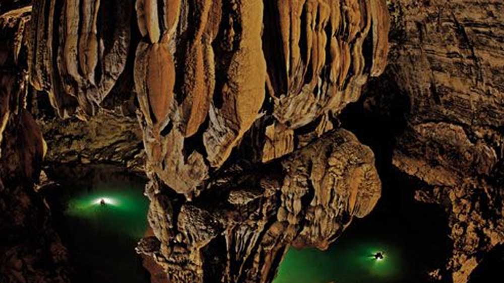 ২০১০ সালে আড়াআড়ি গুহাটার শেষে পৌঁছয় ওই রিসার্চ দল। বিশালাকার এই গুহার দেওয়ালকে ‘গ্রেট ওয়াল অব ভিয়েতনাম’ বলা হয়।