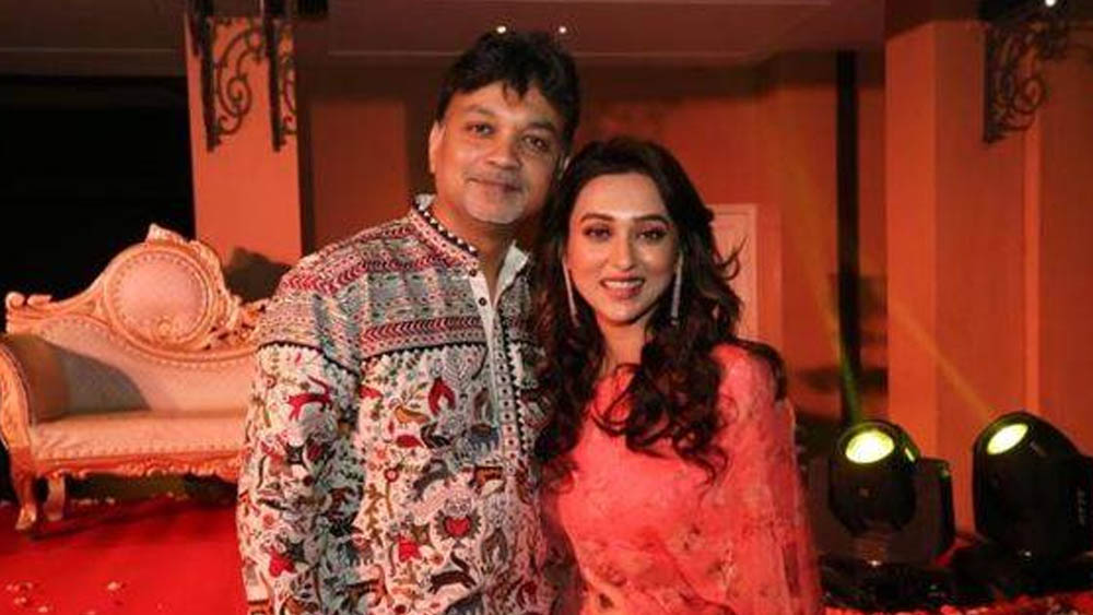 অনুষ্ঠানে হাজির মিমি চক্রবর্তীও।