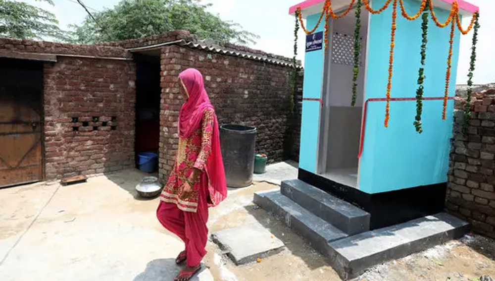 এ বার তেমনই এক তরুণীর কাহিনি সামনে এল। শুধু নিজের বাড়ির লোকজনকেই নয়, একটা গোটা গ্রামকে স্বাস্থ্য সচেতন হতে শিখিয়েছেন যিনি।