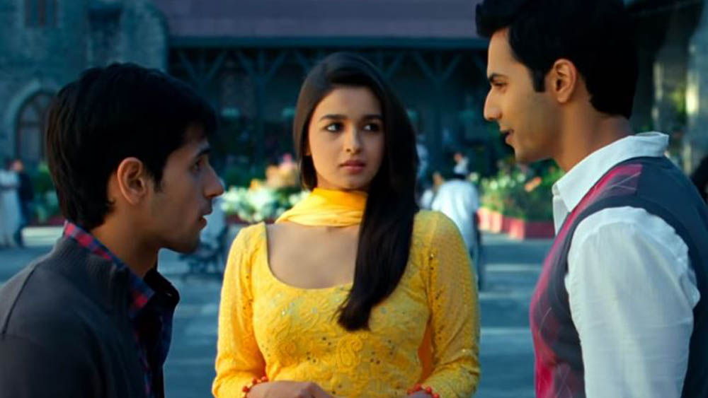 স্টুডেন্ট অব দ্য ইয়ার: আলিয়া, বরুণ এবং সিদ্ধার্থের ডেবিউ ছবি। সেই ছবিরই রোম্যান্টিক আইটেম নাম্বার ‘ইশক ওয়ালা লভ’। নীতি মোহনের গলায় সেই গানের মাদকতায় মজে গিয়েছিল জেন ওয়াই। কিন্তু সেখানেও একই দৃশ্য।