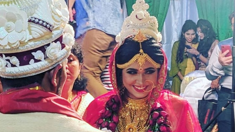 বিয়ের জন্য বিসিবি-র কাছ থেকে ২৯ ফেব্রুয়ারি পর্যন্ত ছুটি নিয়েছেন সৌম্য। সেই কারণে জিম্বাবোয়ের বিরুদ্ধে হোম সিরিজে টেস্ট ম্যাচে নামেননি সৌম্য।