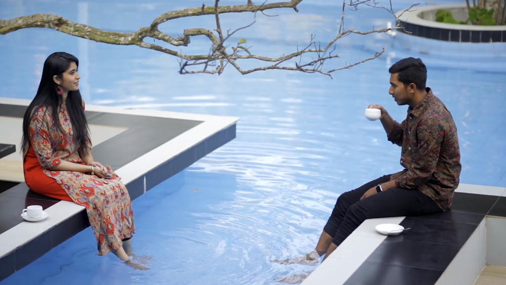 তারকা ক্রিকেটার জানতে পেরেছিলেন, লিপস্টিক পছন্দ করেন পুজা। শুরুর দিকের মিষ্টি প্রেমের গল্প শেয়ার করেন পূজাই।