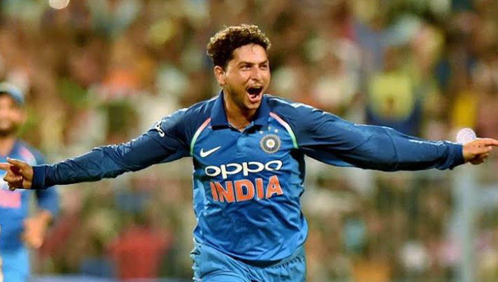 কুলদীপ যাদব পাঁচ ম্যাচের টি-টোয়েন্টি সিরিজে খেলেননি। যুজবেন্দ্র চহালকে খেলানো হয়েছিল। একদিনের সিরিজে তাই সুযোগ পেতেই পারেন ২৫ বছর বয়সি। অস্ট্রেলিয়ার বিরুদ্ধে জানুয়ারিতে ঘরের মাঠে তিন ম্যাচের একদিনের সিরিজেও খেলেছিলেন তিনি। এখনও পর্যন্ত ৫৯ একদিনের ম্যাচে ১০২ উইকেট নিয়েছেন তিনি।