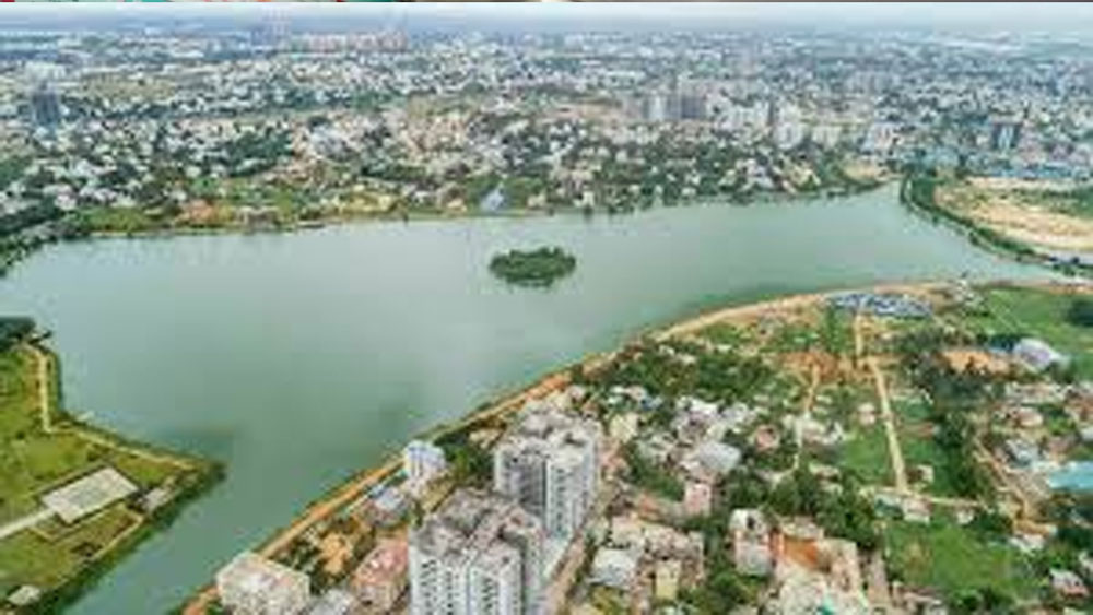 লেকের পাশে মহাত্মা গাঁধী ইনস্টিটিউট অব রুরাল এনার্জি অ্যান্ড ডেভেলপমেন্টের অফিসেই কাজ করতেন শোভা আনন্দ রেড্ডি। লেকের এই দুর্দশা তাঁকে বিচলিত করে। হ্রদের সংস্কারে হাত লাগান তিনি। তাঁর পাঁচ বছরের চেষ্টাতেই লেকের চেহারায় আমূল বদল। সুন্দর গাছপালা দিয়ে ঘেরা ঝকঝকে স্থানে পরিণত হয়েছে রাচেনাহাল্লি লেক ও তার আশপাশ।