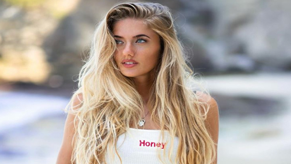 সোশ্যাল মিডিয়ায় নিয়মিত নিজের ছবি দেন অ্যালিসা। ইনস্টাগ্রামে তাঁর ভক্তসংখ্যা সওয়া ৬ লক্ষেরও বেশি।