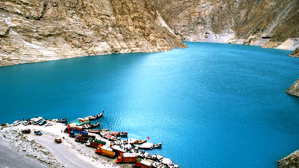 ভয়ঙ্কর এই ভূমিধসের পর কয়েক দিন নিস্তব্ধ ছিল প্রকৃতি। প্রায় পাঁচ মাস এ ভাবেই চলছিল। গ্রামবাসীদের যাঁরা বেঁচেছিলেন, প্রত্যেকেই নিজেদের জীবন গুছিয়ে নেওয়ার চেষ্টা করছিলেন। ছোট ছোট ঘর বেঁধে ফের থাকতে শুরু করেছিলেন সেখানে।