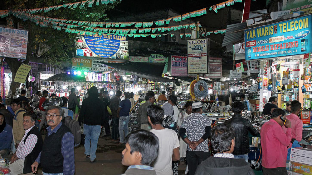হাসপাতাল লাগোয়া ওই রাস্তায় একটি বাড়িতে ছোঁয়াচে ও সংক্রামক রোগে আক্রান্তদের রাখা হত। সেই নির্দিষ্ট বাড়ি থেকেই রাস্তার নাম হয়ে গেল গুমঘর লেন।