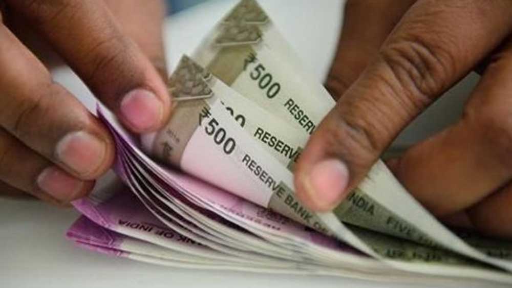 ২০১৯ সালে হুরুন গ্লোবাল-এর একটি সমীক্ষায় এমনই ধরা পড়ল। প্রতি বছরই যে এই হারেই ‘১০০ কোটিপতি’-র সংখ্যা বাড়ছে তা অবশ্য নয়, তবে ২০১৯ সালে নাকি ঠিক এমনটাই হয়েছে।