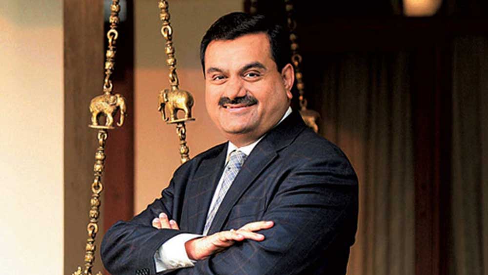 তৃতীয়, চতুর্থ এবং পঞ্চম স্থানে রয়েছেন যথাক্রমে গৌতম আদানি (এক হাজার ৭০০ কোটি ডলার), শিব নাদার (এক হাজার ৭০০ কোটি ডলার) এবং লক্ষ্মী মিত্তল (দেড় হাজার কোটি ডলার)।