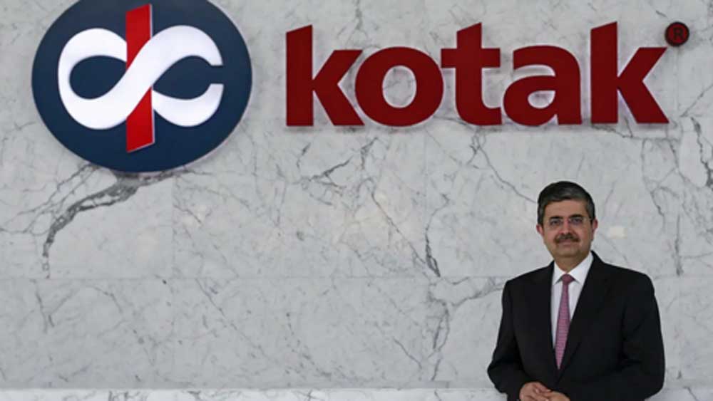 ভারতে ষষ্ঠ স্থানে রয়েছেন ব্যাঙ্কার উদয় কোটাক। তাঁর সম্পত্তির পরিমাণ দেড় হাজার কোটি ডলার। তিনি সারা বিশ্বে সবচেয়ে ধনী সেলফ মেড ব্যাঙ্কার।