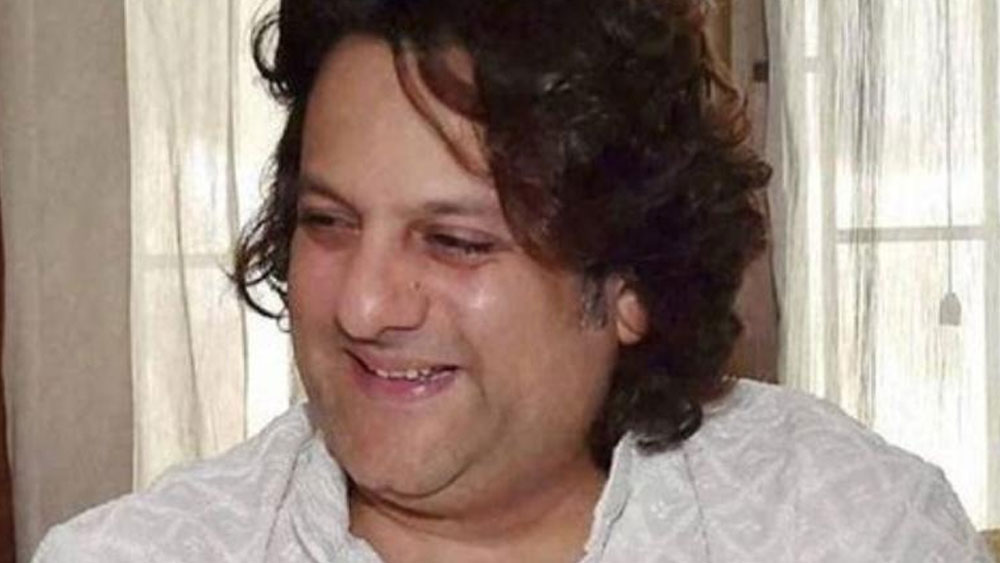 ২০১১ সালে ফারদিন খান ড্রাগ মামলা থেকে পুরোপুরি রেহাই পান। তিনি যে রিহ্যাবে গিয়ে পুরোপুরি সুস্থ হয়ে উঠেছেন, কোর্টে সেই সার্টিফিকেট পেশ করেন। তাঁর কেরিয়ার যত না দীর্ঘ ছিল, তাঁর কোর্ট কেস তার থেকেও বেশি দীর্ঘ ছিল, এমনই গুঞ্জন বলিউডে।