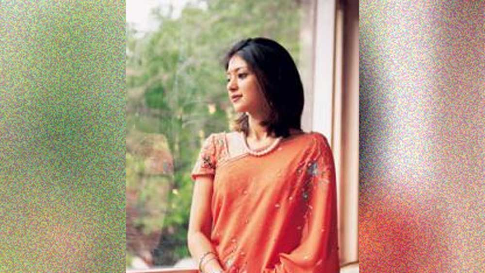 কে তিনি? জ্যোতিরাদিত্য সিন্ধিয়ার স্ত্রী প্রিয়দর্শিনী রাজে সিন্ধিয়া। অনেকেই তাঁকে চেনেন না।