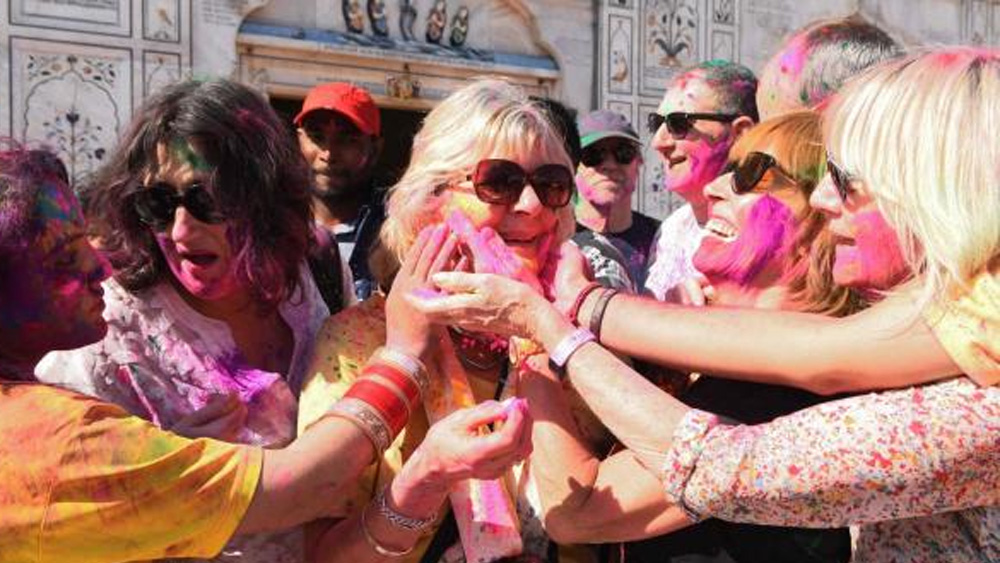 তবে এখন শহুরে অঞ্চলে মূল হোলি উৎসবের চাপে অনেকটাই কোণঠাসা এই রংপঞ্চমী। গ্রামাঞ্চলে কোথাও কোথাও এখনও পালিত হয় এই রীতি।