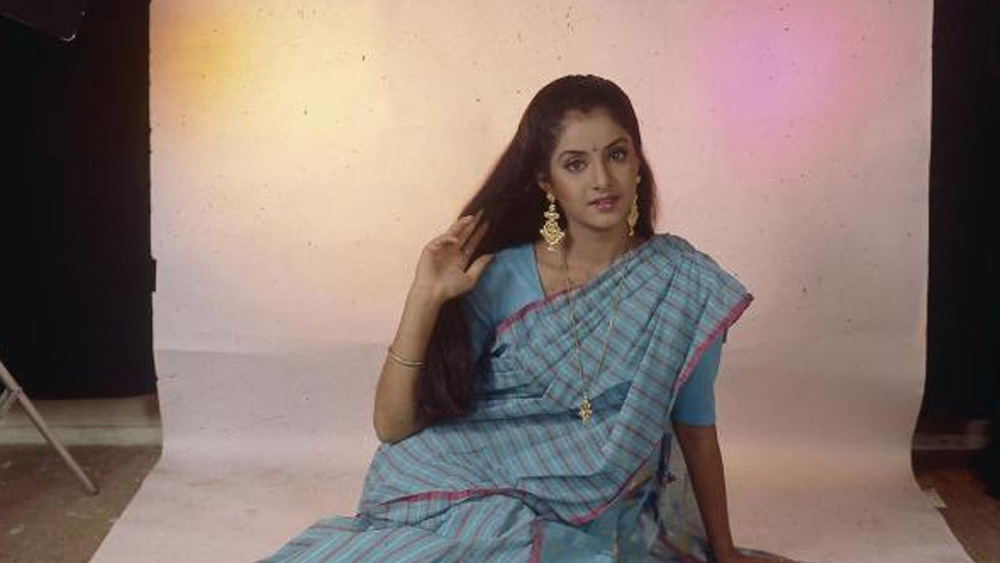 চার বছর প্রেমের পরে ১৯৯২-এর ১০ মে এক গোপন অনুষ্ঠানে বিয়ে করেন সাজিদ-দিব্যা। মুম্বইয়ে সাজিদের বাড়িতে সেই বিয়ের আসরে বর কনে ছাড়া হাজির ছিলেন দিব্যার হেয়ার ড্রেসার সন্ধ্যা, তাঁর স্বামী এবং একজন কাজি।