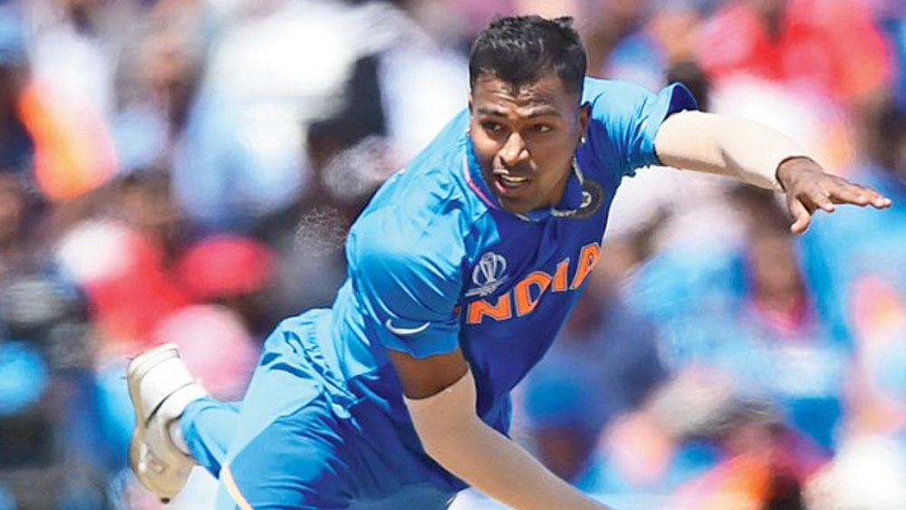 বৃহস্পতিবার, ১২ মার্চ থেকে শুরু হচ্ছে ভারত-দক্ষিণ আফ্রিকা তিনটি ওয়ান ডে ম্যাচের সিরিজ। সেই সিরিজেই দলে ফিরেছেন হার্দিক।