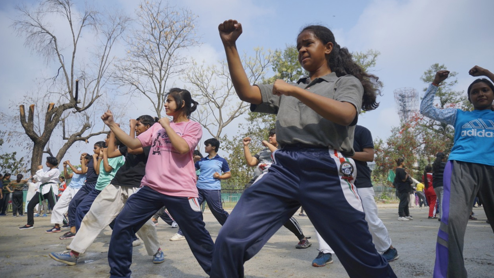 Kolkata Police project Tejashwini helps a woman to enhance her self-defense dgtlx