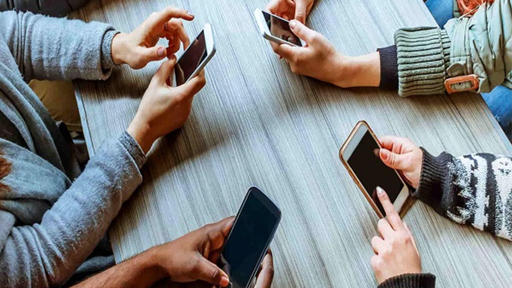 স্কুলের শিক্ষক এবং পরিবার— উভয় দিক থেকেই সাহায্য এবং সমর্থন পান দু’জনেই। এ রকম একটা যন্ত্র তৈরি করতে প্রয়োজনীয় যাবতীয় জিনিসপত্র কেনার টাকা দিয়েছিল পরিবার। তিন মাস লেগেছিল এই প্রোজেক্টটা শেষ করতে।