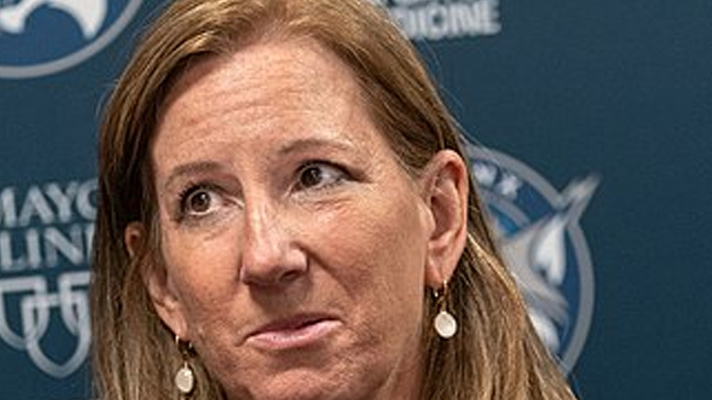 একইভাবে‌ নেতৃত্ব দেওয়ার ক্ষমতা বিচার করে স্বীকৃতি জানানো হয়েছে উইমেন্স ন্যাশনাল বাস্কেটবল অ্যাসোসিয়েশন-এর কমিশনার ক্যাথি এঞ্জেলবার্টকে।