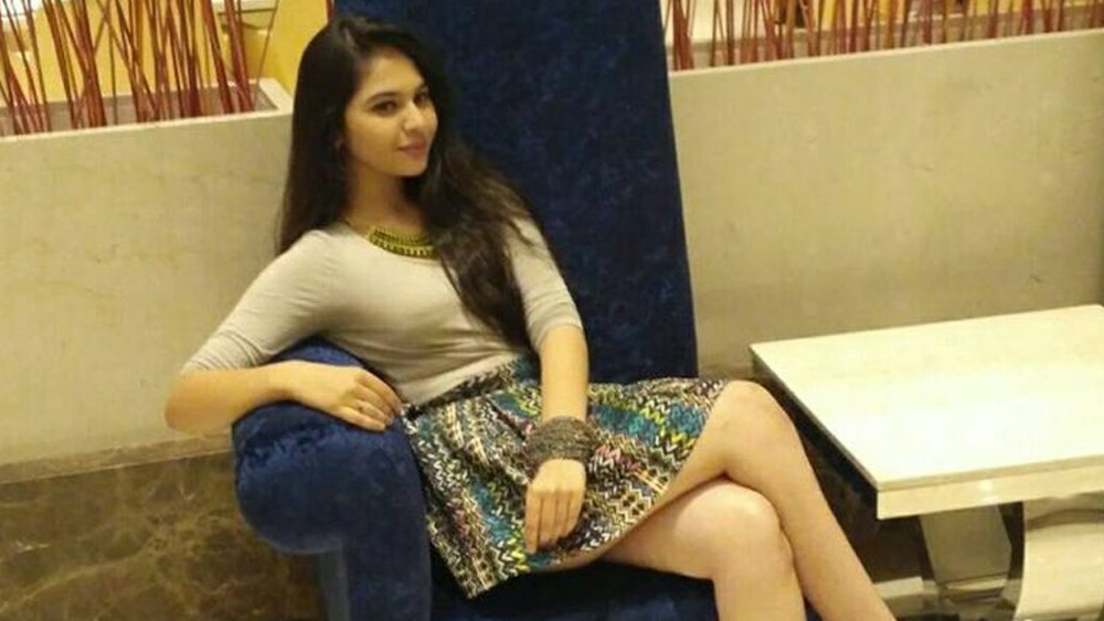 হিন্দির পাশাপাশি সিমরন গুজরাতের বিনোদন দুনিয়াতেও পরিচিত মুখ।
(ছবি: ফেসবুক)