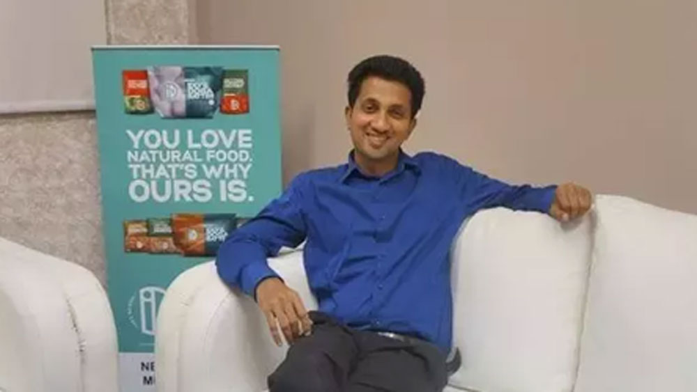 পড়াশোনা ছাড়া যে একটা ভাল জীবন পাওয়া কোনওভাবেই সম্ভব নয়, তা বেশ বুঝতে পেরেছিলেন। কিছু দিন কাজ করার পরই তিনি নিজেকে দ্বিতীয় সুযোগ দেওয়ার মনোস্থির করেন। না, এ বার আর থেমে থাকেননি। খুব মন দিয়ে পড়াশোনা করতে শুরু করেন।