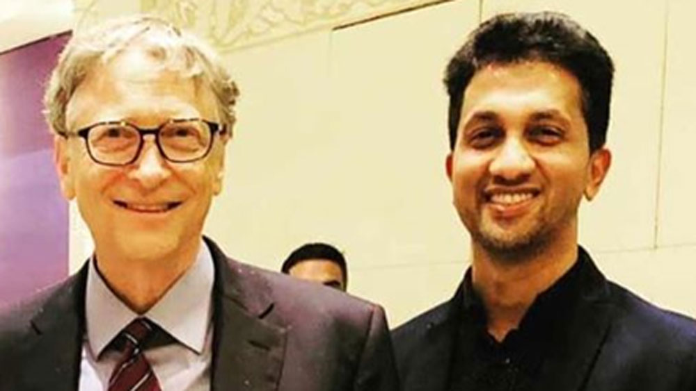 প্রথমে মাত্র ৫০ হাজার টাকা দিয়ে ব্যবসা শুরু করেন তিনি। খুড়তুতো ভাইদের সঙ্গে মিলে ইডলি-দোসা বানানোর ব্যাটার তৈরির ব্যবসা শুরু করে দেন। একটা ছোট দোকান নিয়ে ব্যবসা শুরু করেন প্রথমে। কিছু ব্যাটার বানিয়ে আশেপাশের মহিলাদের মধ্যে প্যাকেট করে বিতরণ করেন।