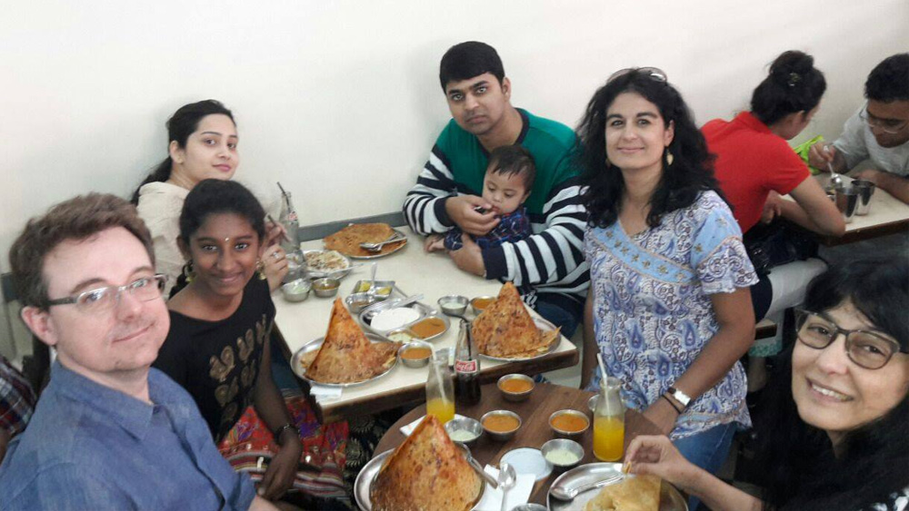 অবনীশকে প্রথম বার আদিত্য দেখেছিলেন ২০১৪ সালে। সে বছর তিনি বাবার জন্মদিনে গিয়েছিলেন অনাথাশ্রমে। সেখানে তিনি জানতে পারেন, পাঁচ-ছ মাস বয়সি একটি শিশুকে কেউ দত্তক নিতে চাইছেন না। কারণ সে ডাউন সিন্ড্রোমে আক্রান্ত। এই কারণেই নাকি তাকে ব্রাত্য় করে দিয়েছেন জন্মদাতা বাবা-মা’ও।