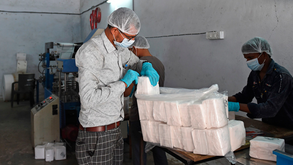 ১৯৯৪ সালের অগস্টে ভারতে আবার দেখা দেয় প্লেগের প্রকোপ। মহারাষ্ট্র, গুজরাত, কর্নাটক, উত্তরপ্রদেশ, মধ্যপ্রদেশ এবং দিল্লিতে প্রাণ হারিয়েছিলেন ৫৬ জন। তবে তিন মাসের মধ্যে প্লেগের তীব্রতা প্রশমিত করা গিয়েছিল।