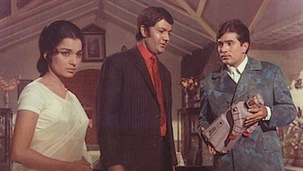 প্রথম দিকে নায়কের ভূমিকায় অভিনয় করলেও পরে তিনি নিজেকে আবদ্ধ করেন খলনায়কের ভূমিকাতেই। রাজেশ খন্নার সঙ্গে তাঁর নায়ক-খলনায়ক জুটি ছিল জনপ্রিয়। ১৯৬৯ থেকে ১৯৯১ সাল অবধি দু’জনে একসঙ্গে অভিনয় করেছেন মোট ১৯ টি ছবিতে। তারমধ্যে ১৫ টি-ই সুপারহিট।