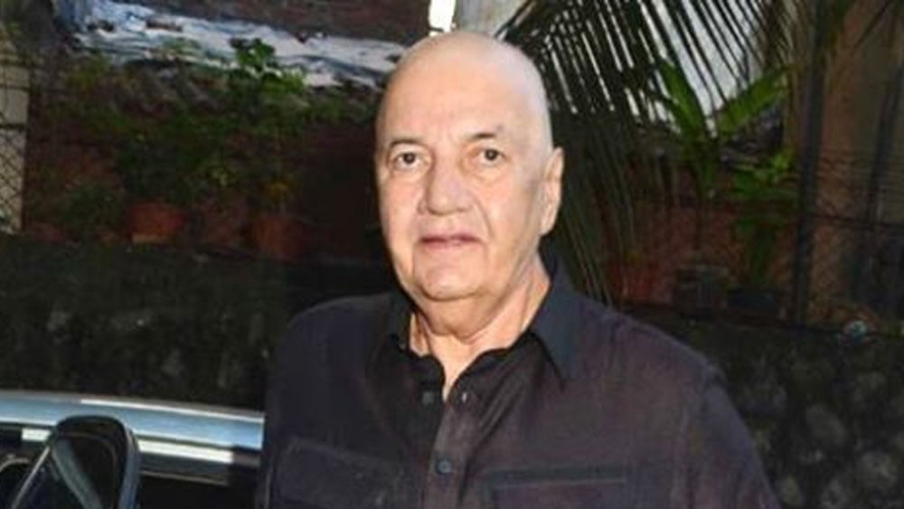 আশির দশকের শেষ দিকে বাবা ও ভাইদের সঙ্গে সম্পত্তি নিয়ে বিবাদে জড়িয়ে পড়েন প্রেম চোপড়া। দিল্লিতে তিনি একটি বাংলো কিনেছিলেন। সেখানে থাকতেন বাবা ও এক ভাইয়ের সঙ্গে। বাংলোর মালিকানা ছিল তাঁর বাবার নামে। দিল্লিতে ভাইকে চাকরি পেতে তিনি-ই সাহায্য করেন বলে দাবি প্রেমের।